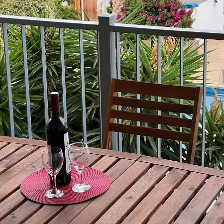 Sea View One Bed With Pool In B7